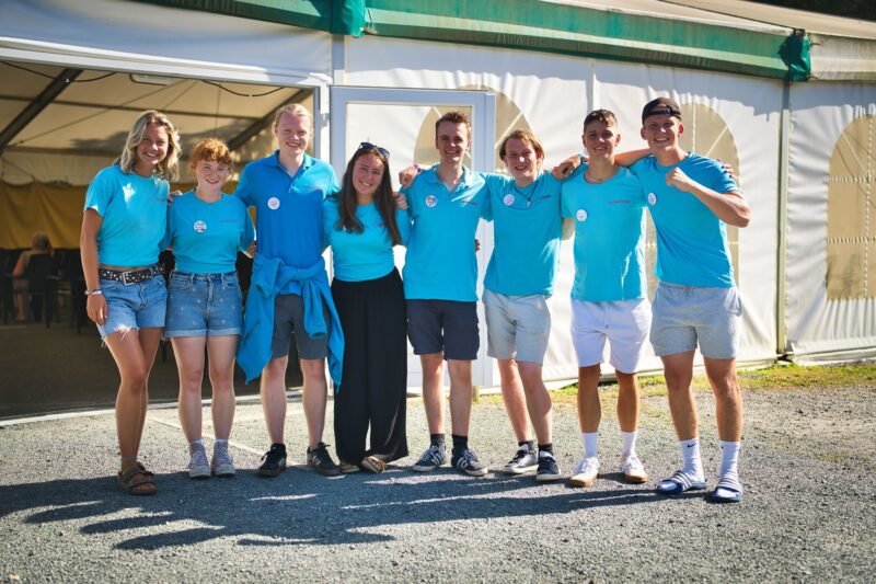 Animateurs outside Marquee